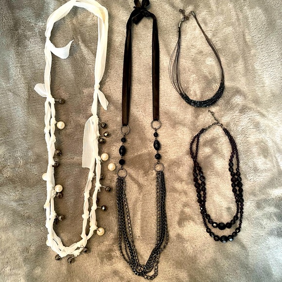 Necklace bundle - Picture 1 of 5
